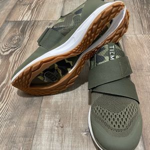 Like new Tiem Slipstream cycling shoe WITH cleats.